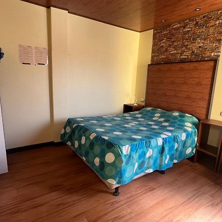 C&M Exclusive Private Rooms Кетцалтенанго Екстериор снимка
