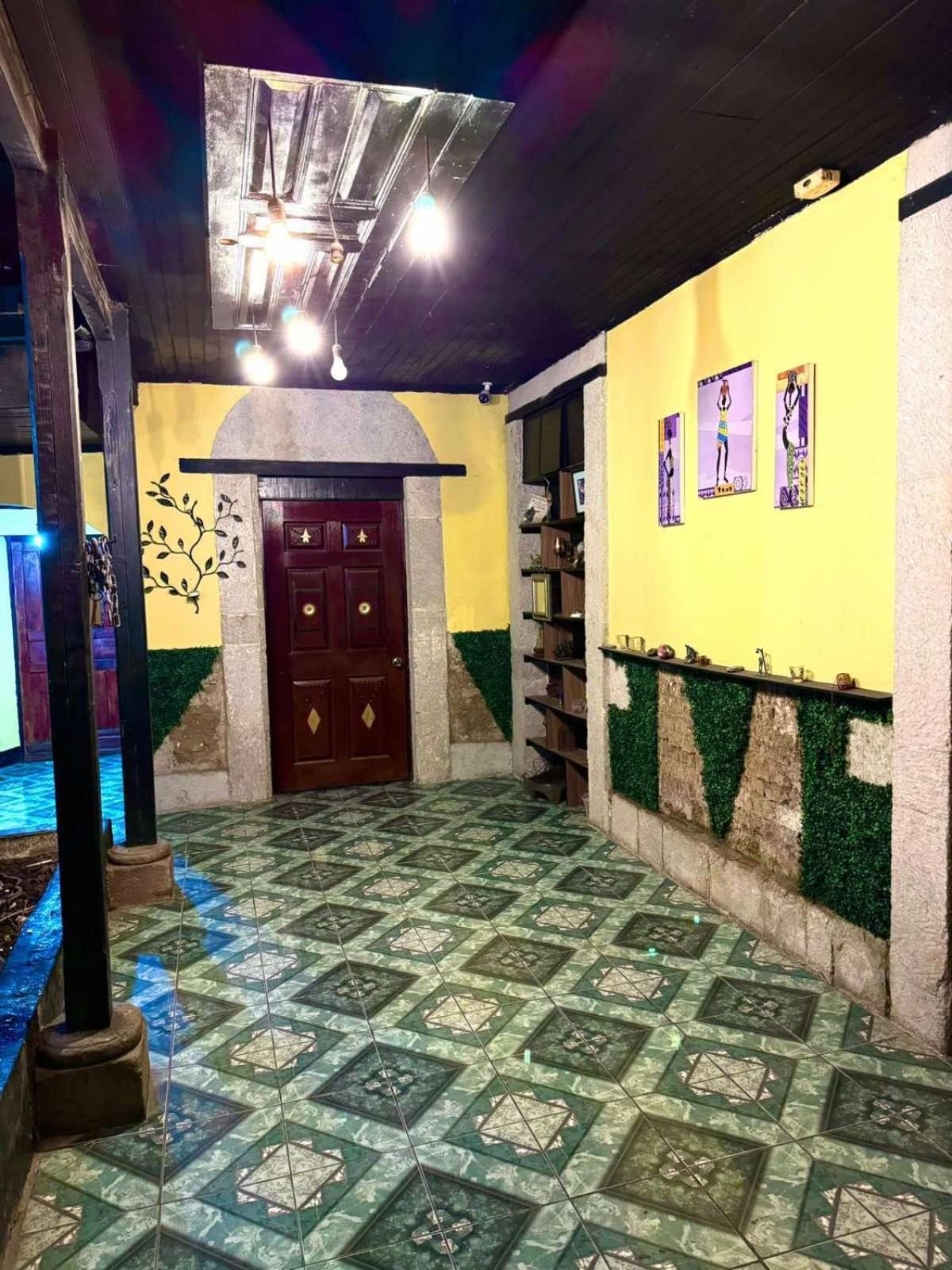 C&M Exclusive Private Rooms Кетцалтенанго Екстериор снимка