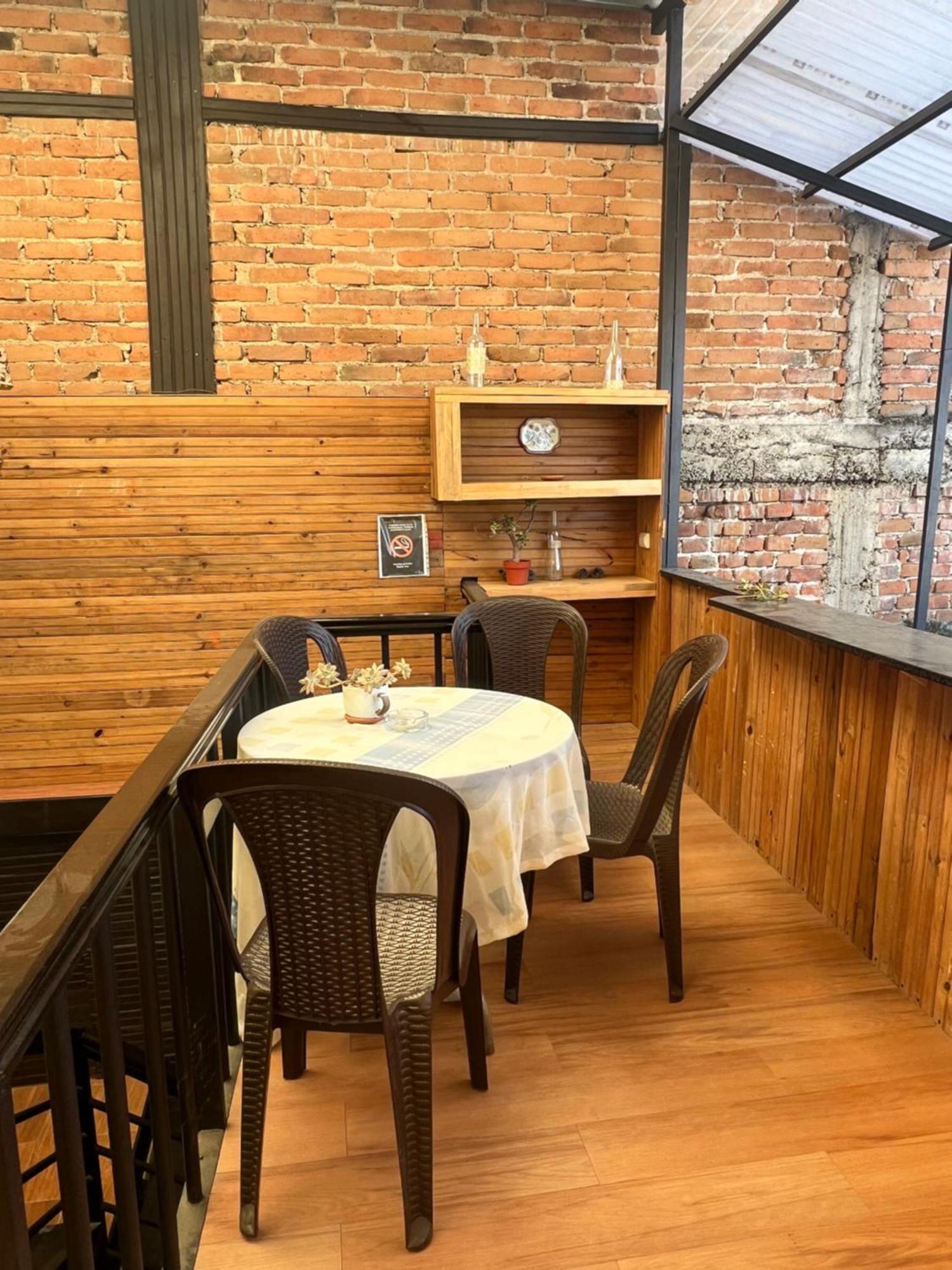 C&M Exclusive Private Rooms Кетцалтенанго Екстериор снимка
