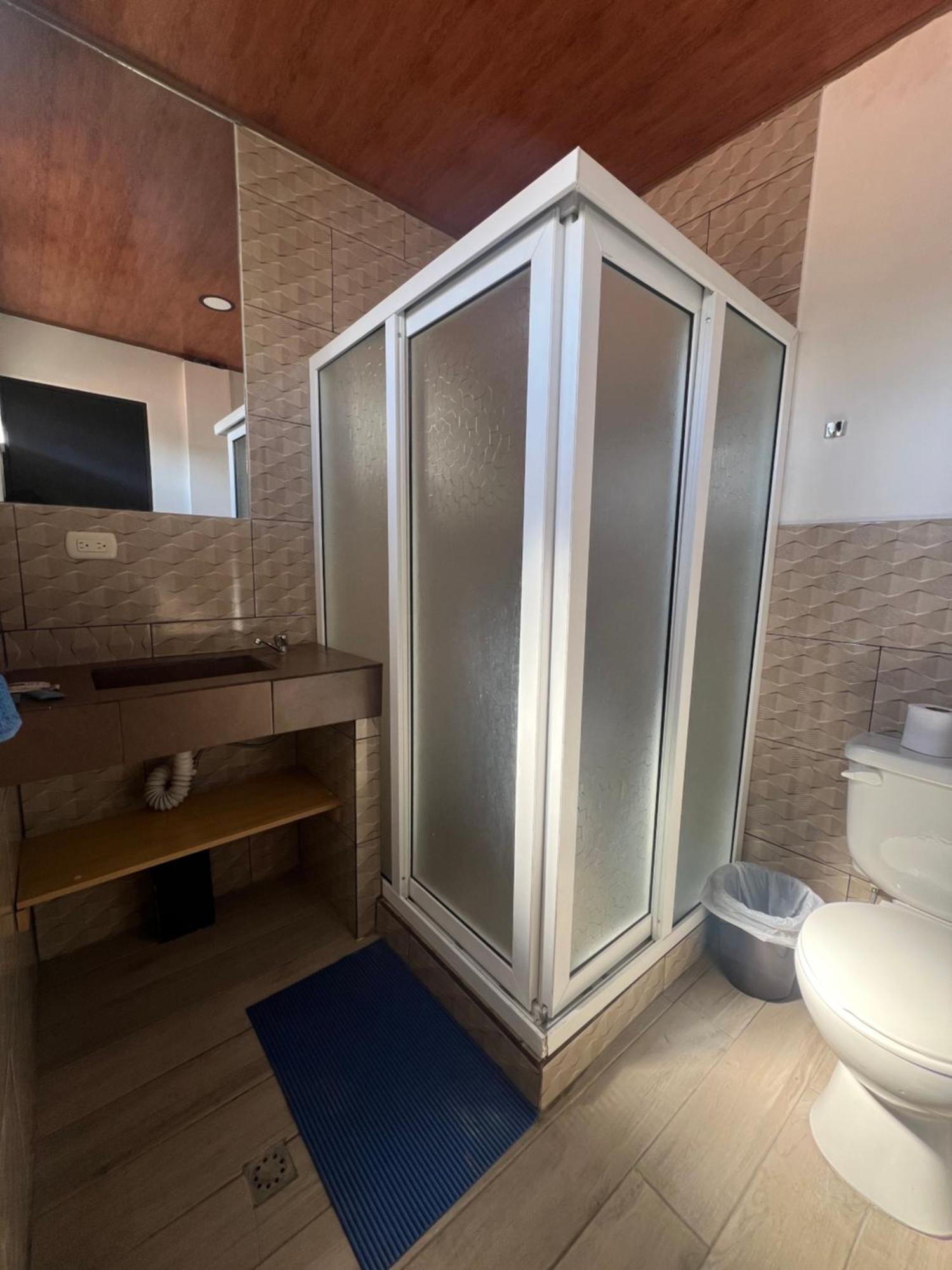 C&M Exclusive Private Rooms Кетцалтенанго Екстериор снимка